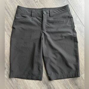 Eddie Bauer Black Bermuda Shorts Hiking Outdoors Womens Size 2 Black Stretch